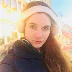 Meet your Posher, Alis.